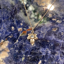 Load image into Gallery viewer, Hand made Silver Leaf Moonstone Pendant  Necklace