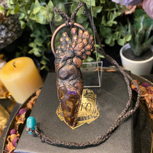 Load image into Gallery viewer, Black Cockatoo Totem pendant with Australian Opal