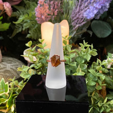 Load image into Gallery viewer, Citrine point and Copper Ring