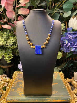 I Sphinx, therefore I am - crystal necklace