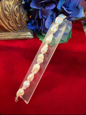 Baroque Pearl knotted bracelet