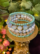 Load image into Gallery viewer, Crystal beaded memory bracelet