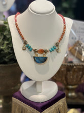 Load image into Gallery viewer, Sunstone/ Labradorite crystal necklace