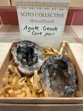 Load image into Gallery viewer, Agate Geode cave pair