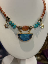 Load image into Gallery viewer, Sunstone/ Labradorite crystal necklace