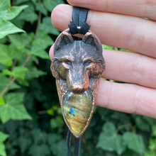 Load image into Gallery viewer, Wolf Totem pendant with Labradorite