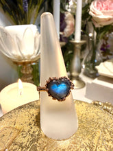 Load image into Gallery viewer, Labradorite Heart Relic ring