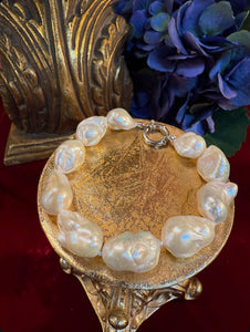 Baroque Pearl knotted bracelet