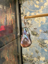 Load image into Gallery viewer, Peacock Black natural Baroque Pearl pendant