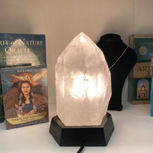 Load image into Gallery viewer, Quartz Point Lamp