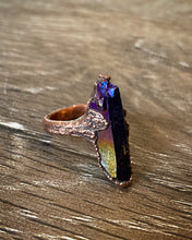 Load image into Gallery viewer, Rainbow Aura point Copper Ring