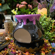Load image into Gallery viewer, Witches cauldron oil burner