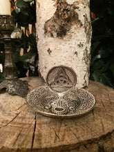 Load image into Gallery viewer, Triquetra incense holder
