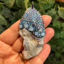 Load image into Gallery viewer, Aura plated druzy conch Swarovski pendant