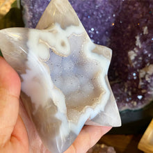 Load image into Gallery viewer, Druze Agate Star carving