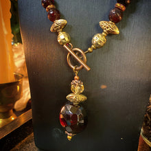 Load image into Gallery viewer, Garnet crystal bead Necklace