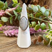 Load image into Gallery viewer, Moonstone sterling silver ring