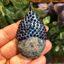 Load image into Gallery viewer, Rainbow Aura geode pendant